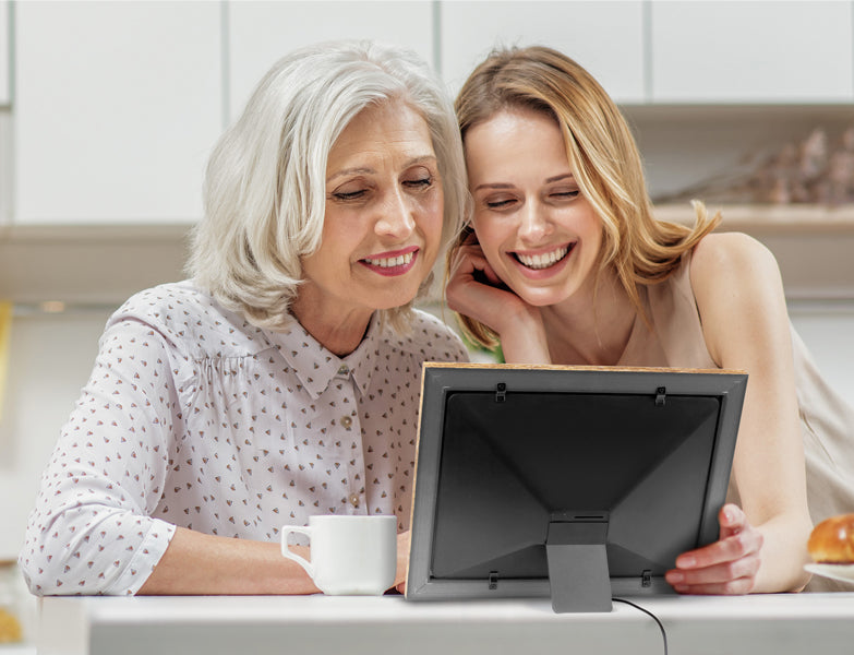 10" Distressed Wood WiFi Digital Photo Frame w/ Touchscreen Environment