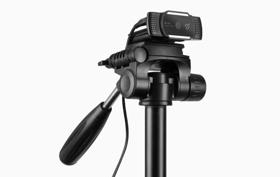 Aluratek Ultra 2K HD Webcam Auto-Focus Dual-Stereo Noise-Cancelling Mics built-in tripod