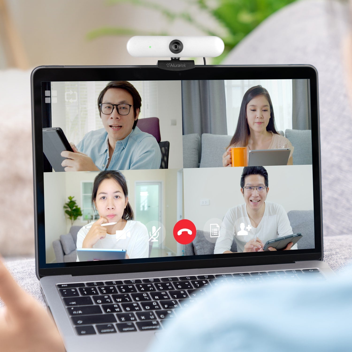 Aluratek Ultra 4K HD Ring Light Webcam Dual-Stereo Noise-Cancelling Mics Lifestyle call