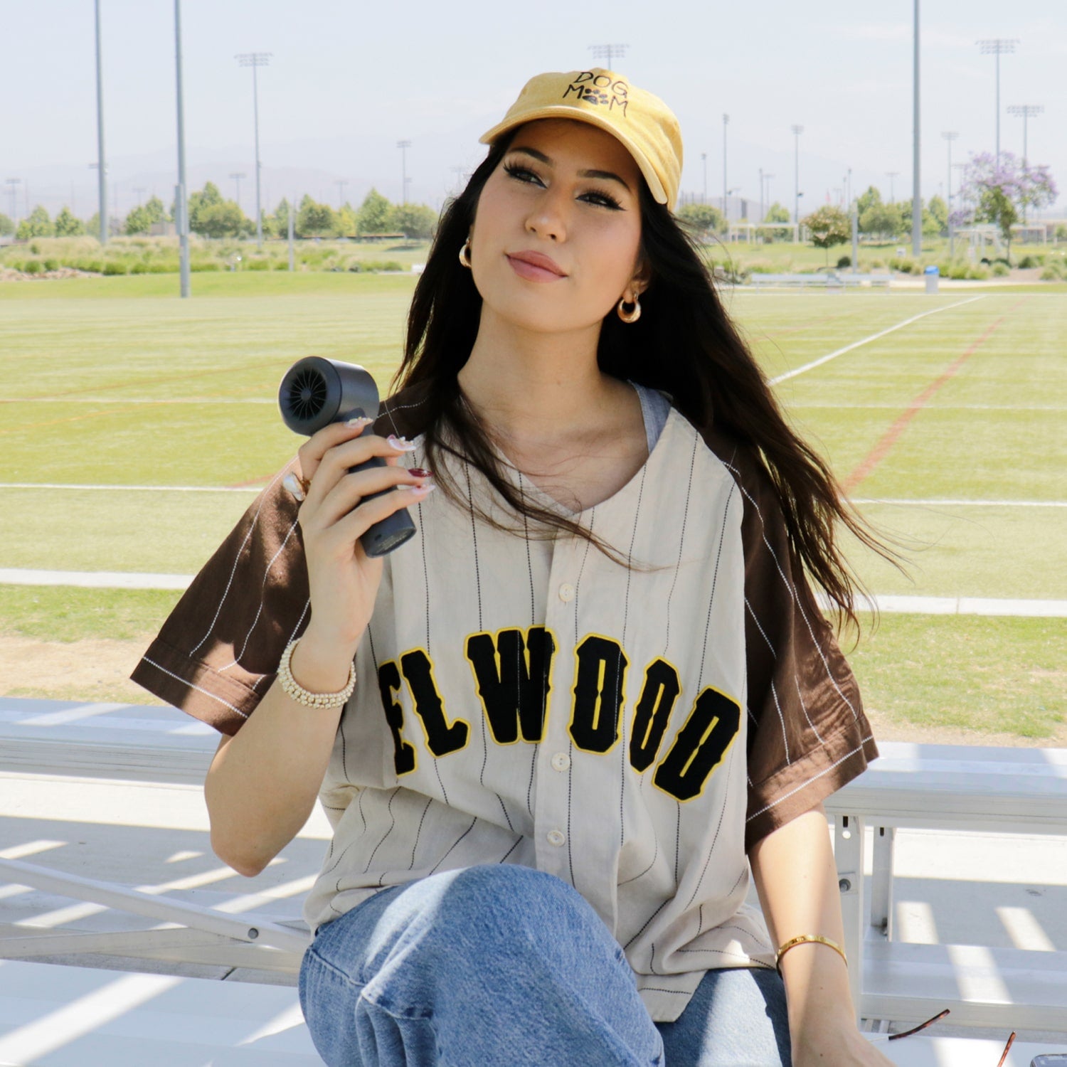 Aluratek Vortex Go Handheld Rechargeable Fan lifestyle sport