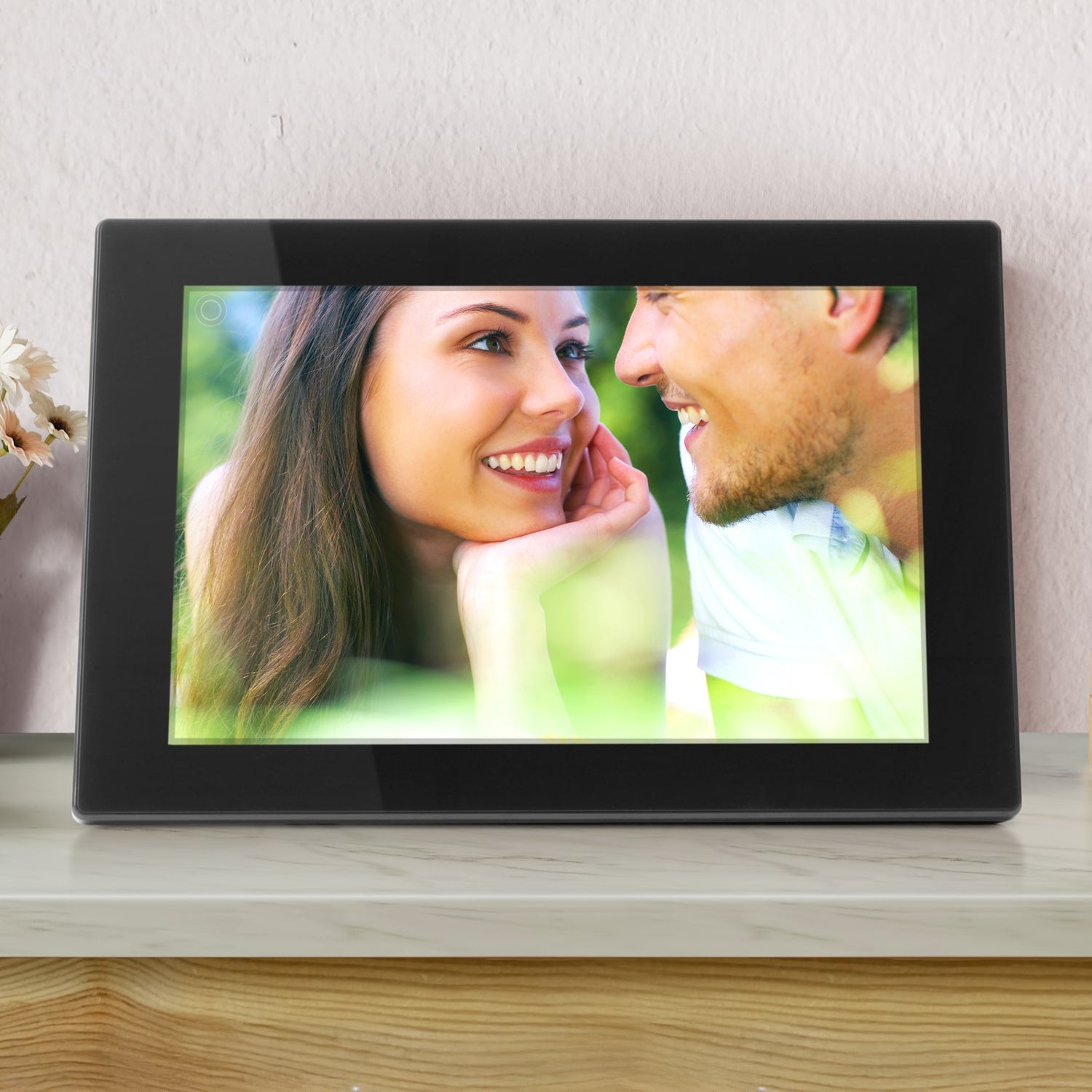 Aluratek 10-inch ips touchscreen wifi digital photo frame motion sensor 32gb lifestyle