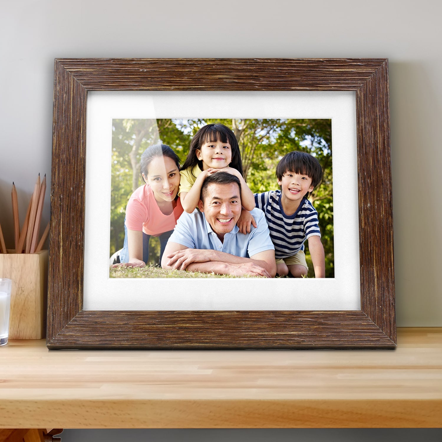 8" Distressed Wood Digital Photo Frame with Automatic Slideshow