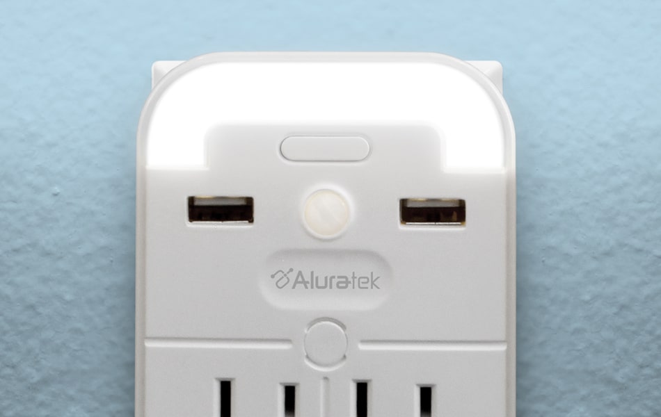Aluratek Nightlight 4x outlet dual USB light sensor Bright LED Light