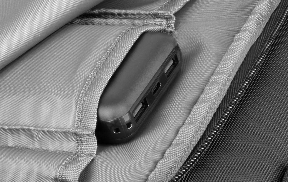 Aluratek portable 10k power bank compact lightweight portable