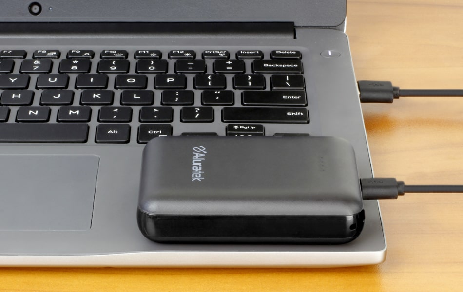 Aluratek portable 10k power bank recharge and go