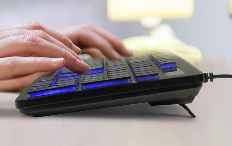 Aluratek tri-color LED keyboard Plug-n-Play