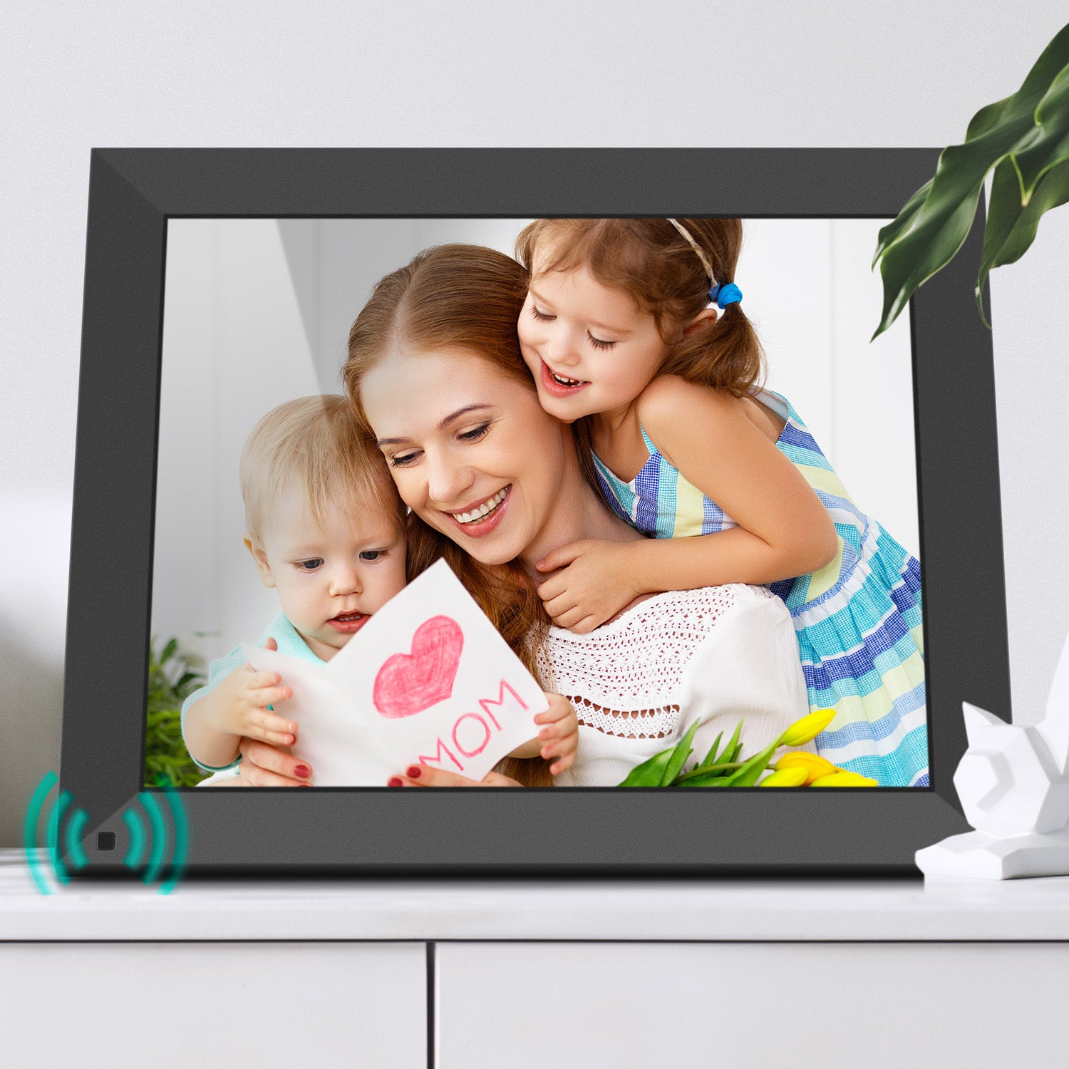 Celebrate Mom: Relive Cherished Moments with Aluratek Digital Photo Frames