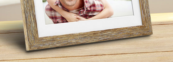 Aluratek Unveils Same Cutting Edge IPS Display Technology for Digital Photo Frames with New Wood-Distressed Finish