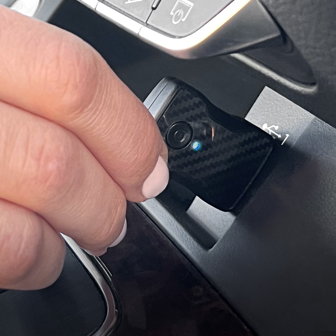 Wireless Apple CarPlay & Android Auto Adapters