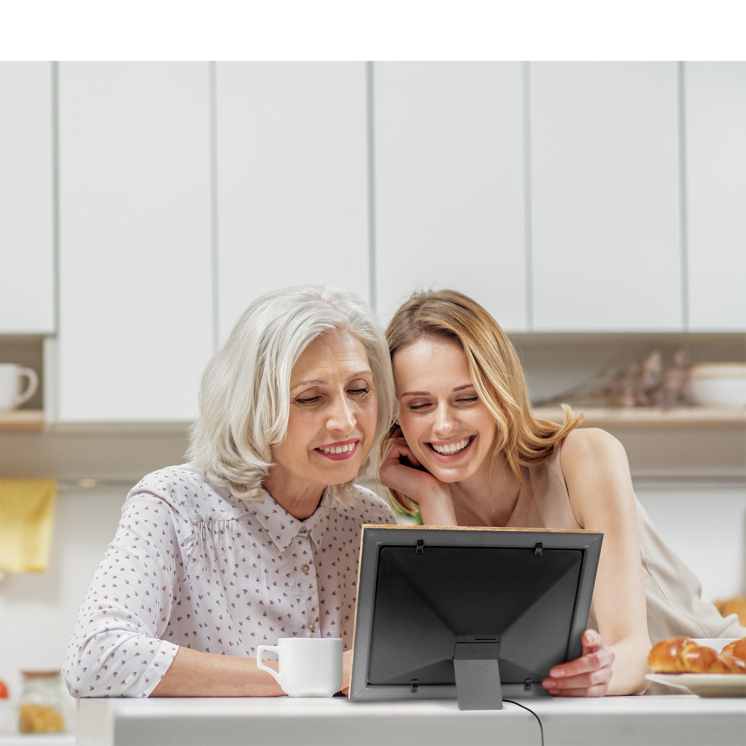 10" Distressed Wood WiFi Digital Photo Frame with Touchscreen IPS LCD Display and 16GB Built-in Memory