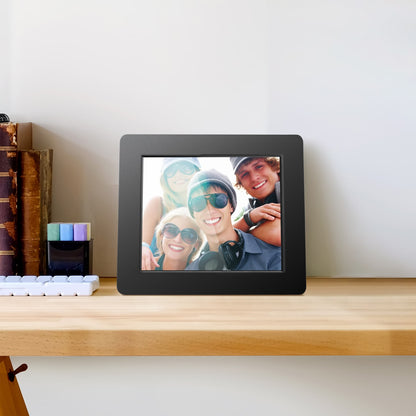 Aluratek 7inch Digital Photo Frame with Automatic Slideshow lifestyle