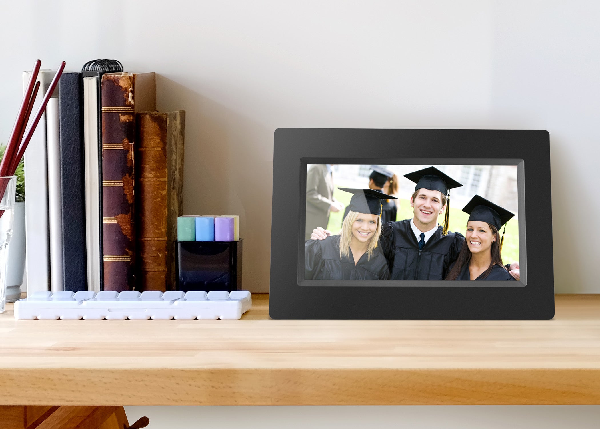 Slideshow Picture Frame Digital Photo Frame with Automatic Slideshow - 7 inch