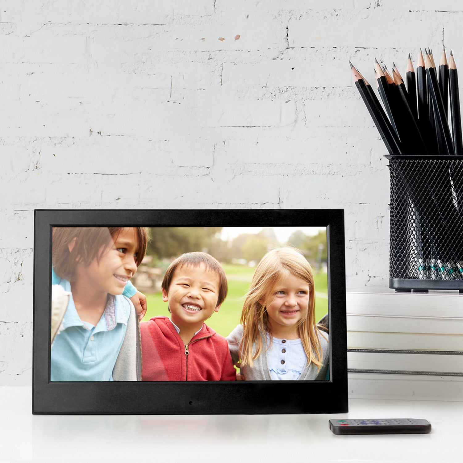 Slim Digital Photo Frame with Automatic Slideshow - 10 inch