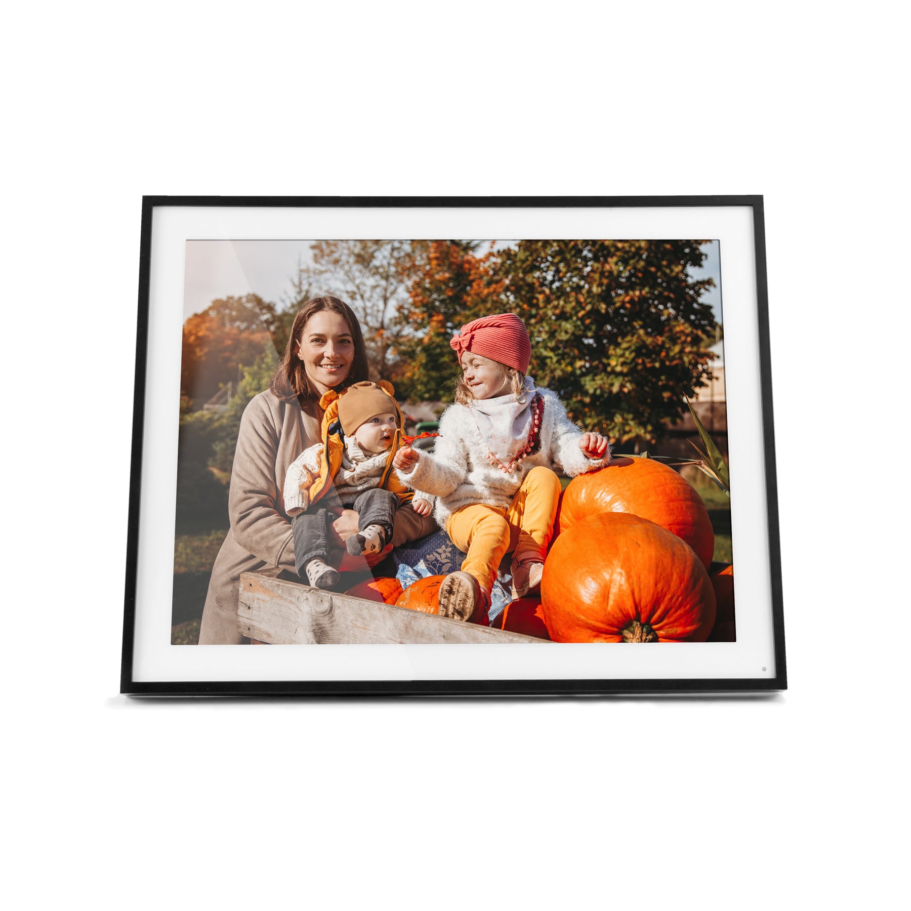 WiFi Touchscreen Digital Photo Frames Aluratek