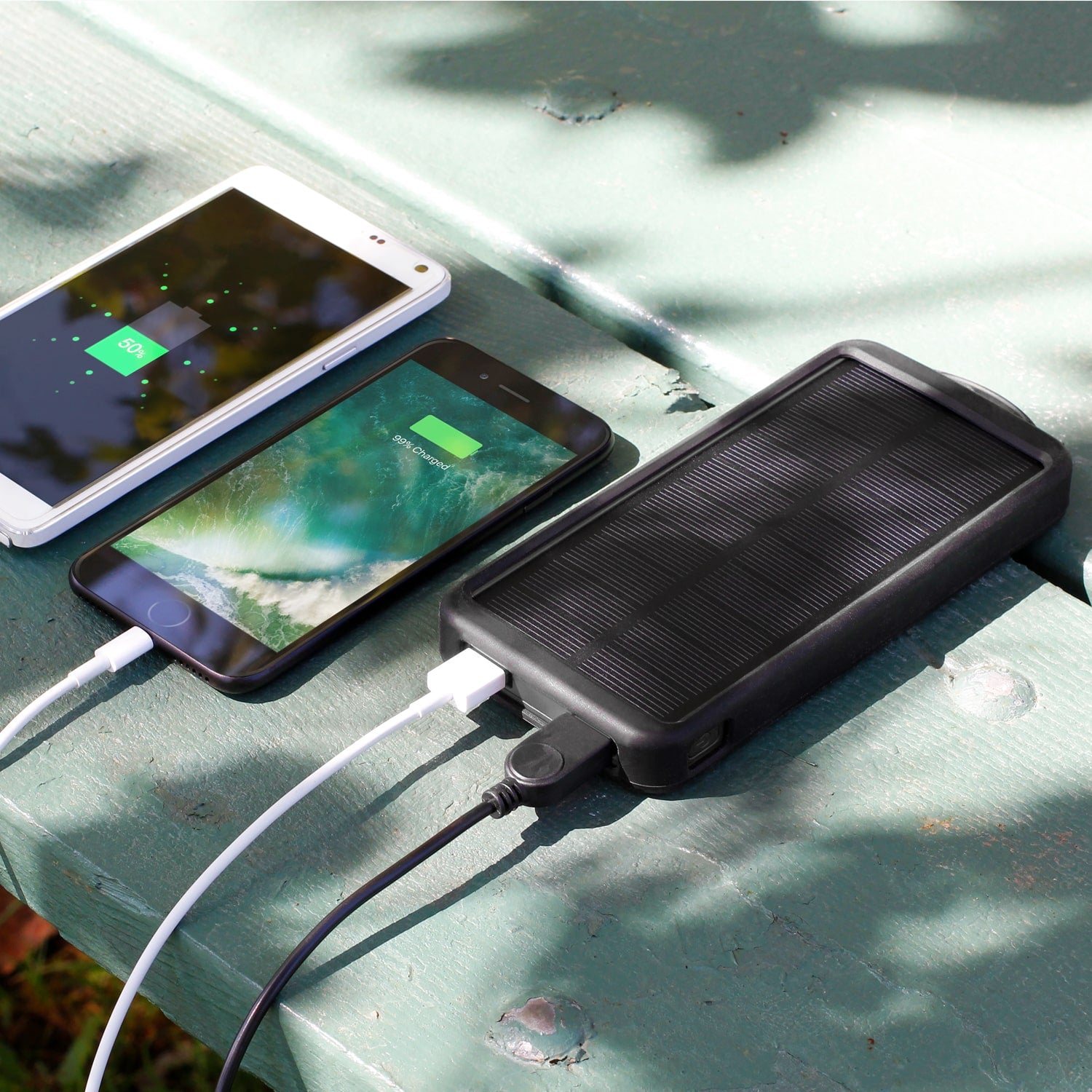 Aluratek 8k Dual USB 2.1A Power Bank with LED Lantern charging smartphones