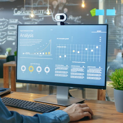 Aluratek HD Webcam Ring Light Auto-Focus Noise-Cancelling Mic Lifestyle desktop