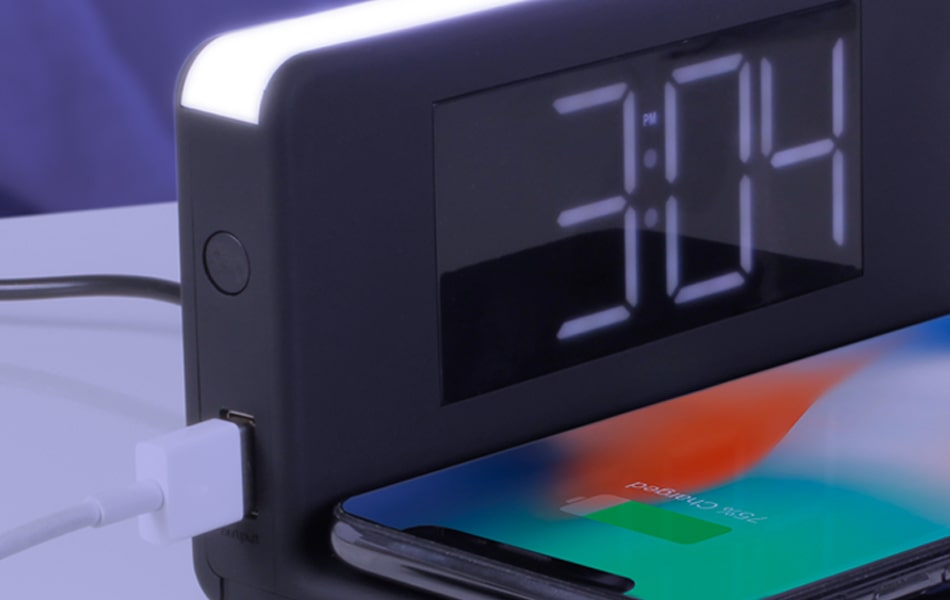 Aluratek Qi Wireless Charging Alarm Clock with Nightlight Alarm clock Nightlight