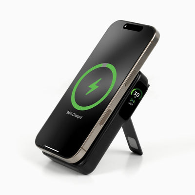 aluratek 10k mah wireless power bank qi2 magsafe apple watch front angle charging