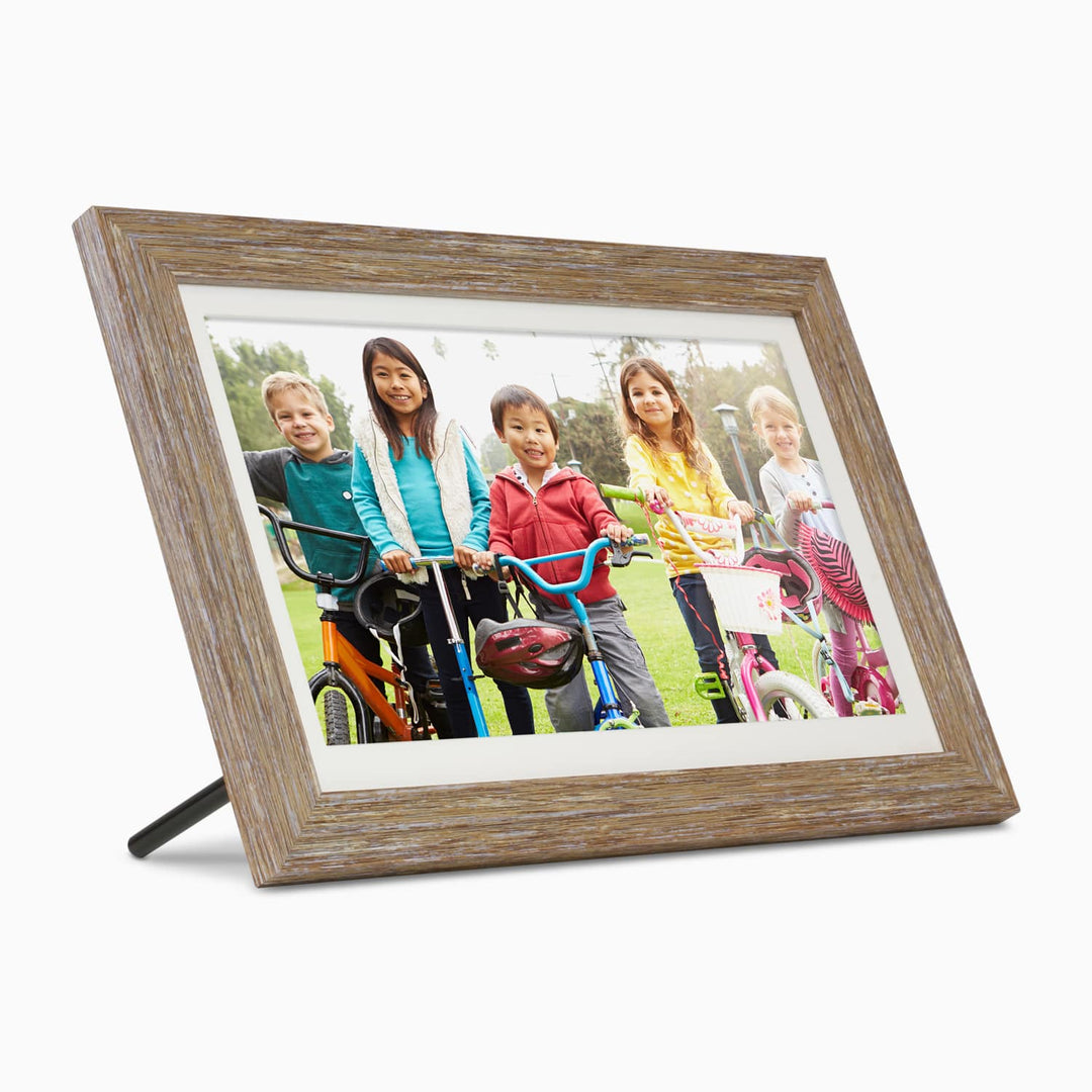 Touchscreen Digital Photo Frames – Easy Swipe Controls