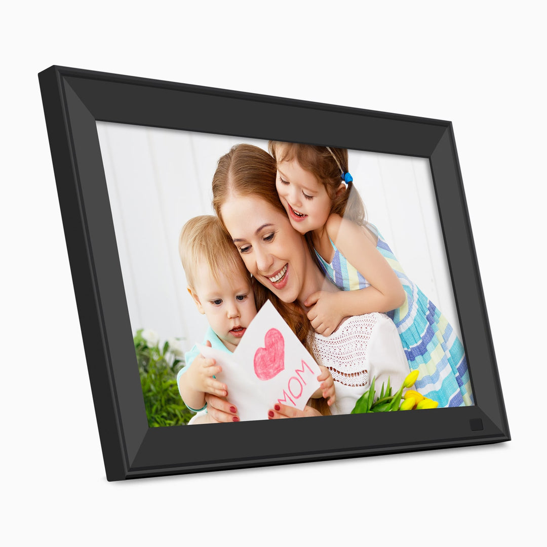 Touchscreen Digital Photo Frames – Easy Swipe Controls