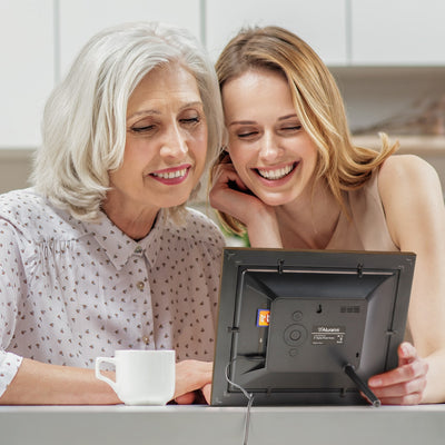 aluratek 8 digital photo frame distressed wood automatic slideshow lifestyle