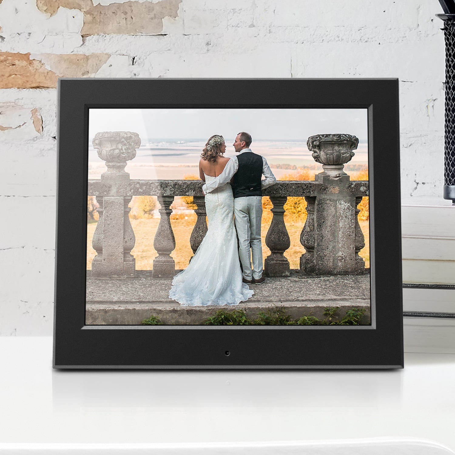 8" Slim Digital Photo Frame with Automatic Slideshow