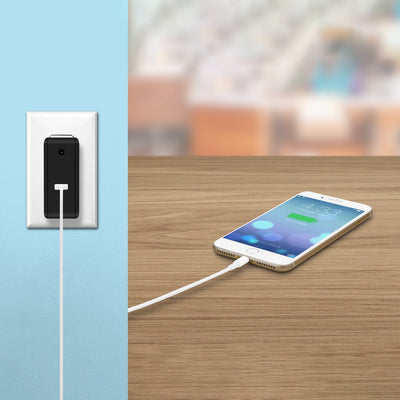 aluratek universal 65W power adapter lifestyle iphone